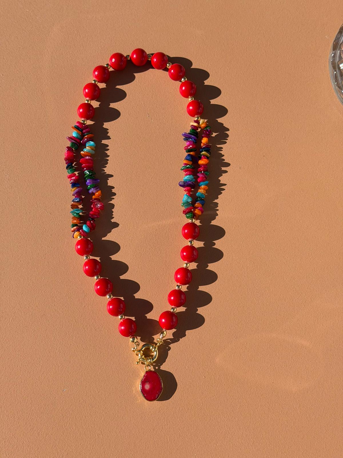 COLLIER CORAIL & PIERRES MULTICOLORES
