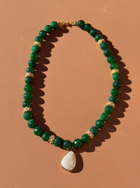 COLLIER JADE & NACRE