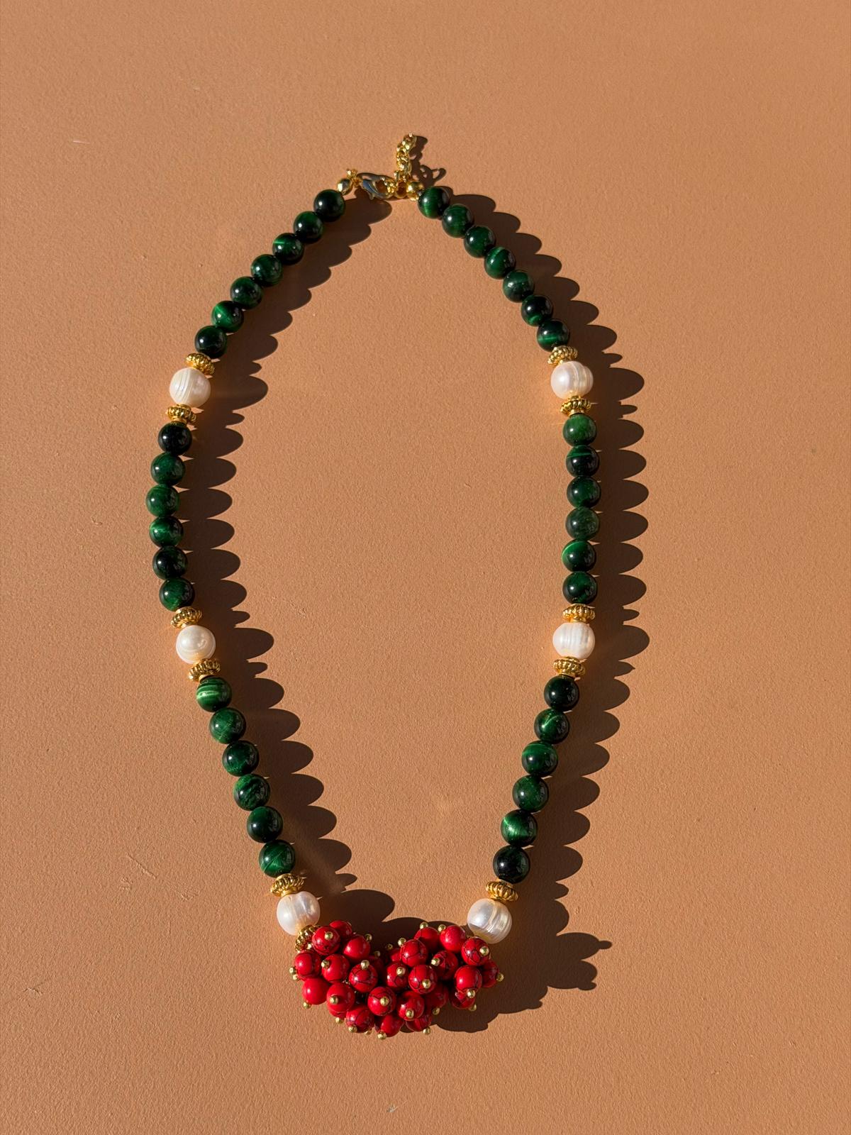 COLLIER MALACHITE & CORAIL