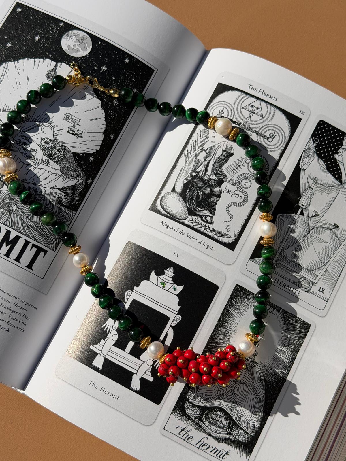 COLLIER MALACHITE & CORAIL